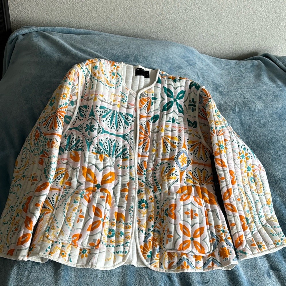 Timeless jacket perfect for Spring!
Unique pattern & design